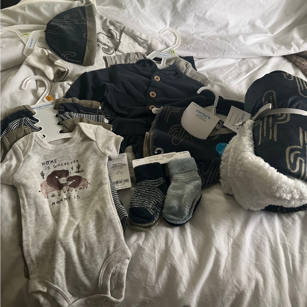 Carters Bundle Baby Boy clothes